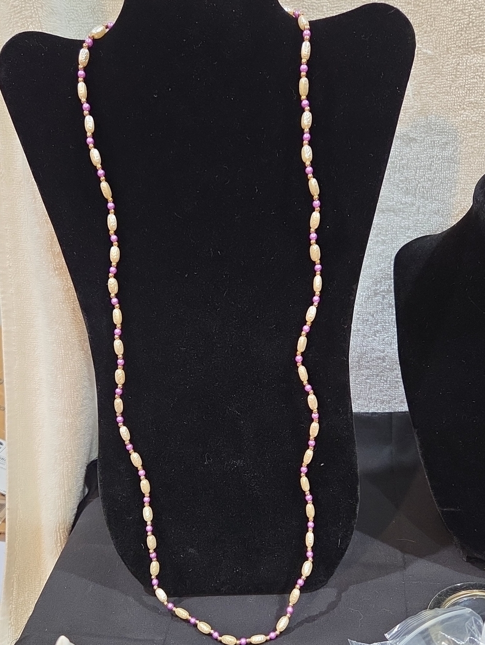 FAUX PEARL AND PURPLE BEADED NECKLACE WITH GOLDTONE SPACER BEADS
